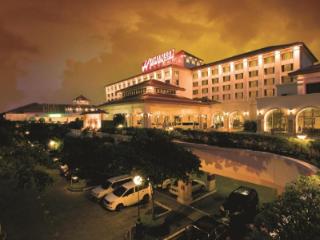 Waterfront Airport Hotel and Casino Mactan